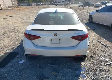 2018 Alfa Romeo Giulia Quadrifoglio Rwd z USA, uszkodzony, nr VIN ZARFAEAV8J7577341